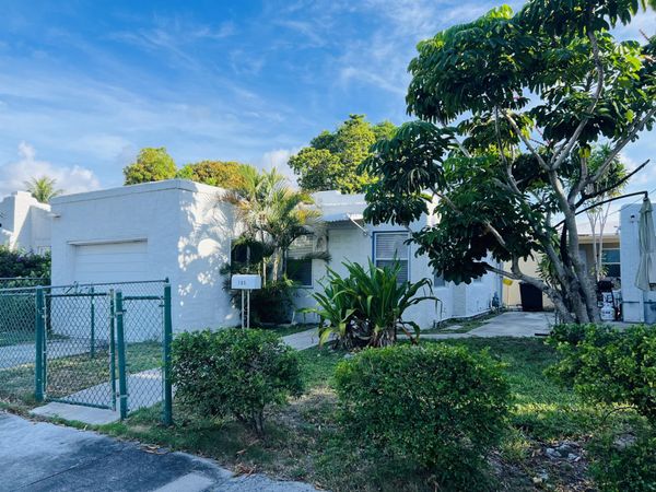 705 Francis Street, West Palm Beach, FL 33405