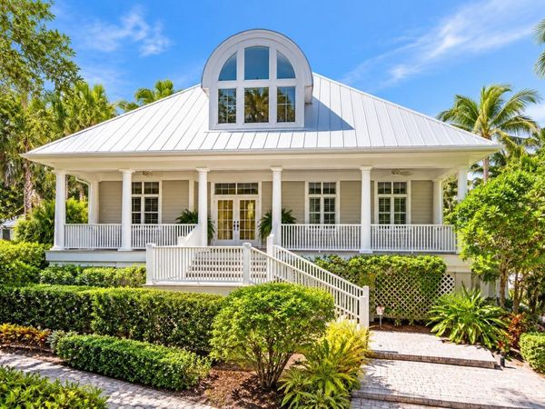 8846 FISHERMENS BAY DRIVE, SARASOTA, FL 34231