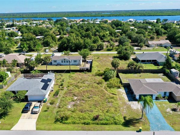 3066 PERDUE TERRACE , PUNTA GORDA, FL 33983