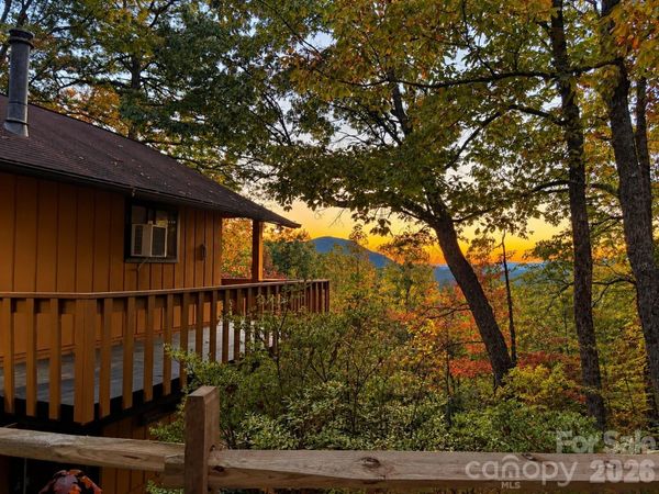 224 Viking Trail, Hendersonville, NC 28739
