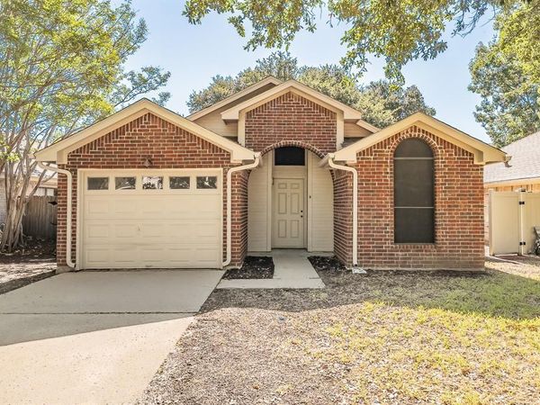 1521 Eastview Street , Fort Worth, TX 76134
