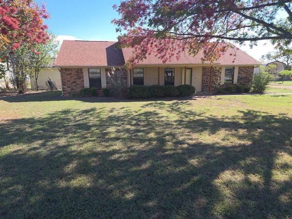 1117 Bradley Drive, Azle, TX 76020