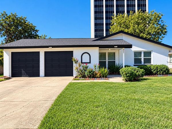311 Oxford Drive , Richardson, TX 75080