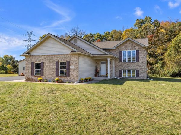 8970 High Creek Court, Saline, MI 48176