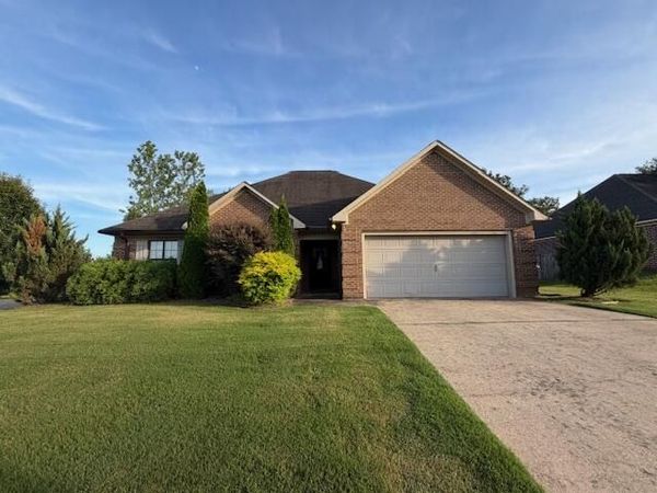1613 Oakleaf Ln., Tupelo, MS 38826