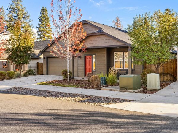 1143 W Hill Avenue, Sisters, OR 97759
