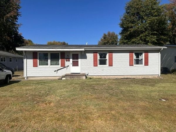 1107 E Ruth Street , Benton, IL 62812