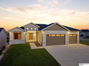 7651 N 167th Street, Bennington, NE 68007