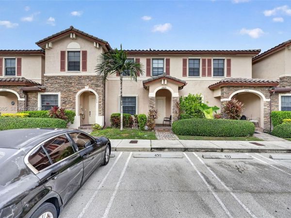 15075 SW 116th St , Miami, FL 33196