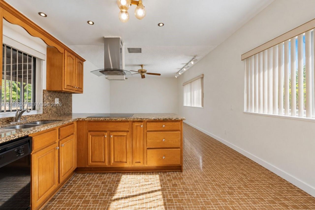 9270 Caribbean Blvd, Cutler Bay, FL 33157 Photo