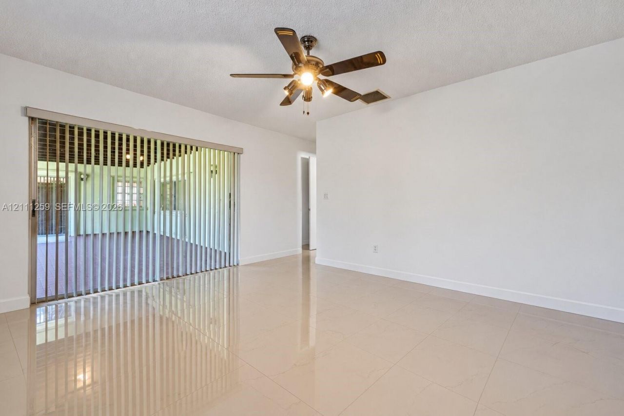 9270 Caribbean Blvd, Cutler Bay, FL 33157 Photo