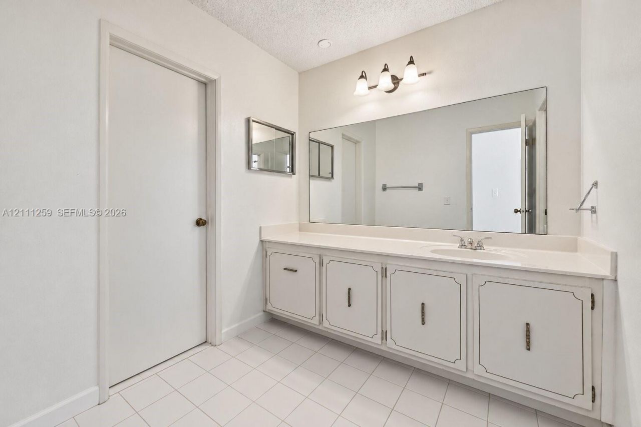 9270 Caribbean Blvd, Cutler Bay, FL 33157 Photo