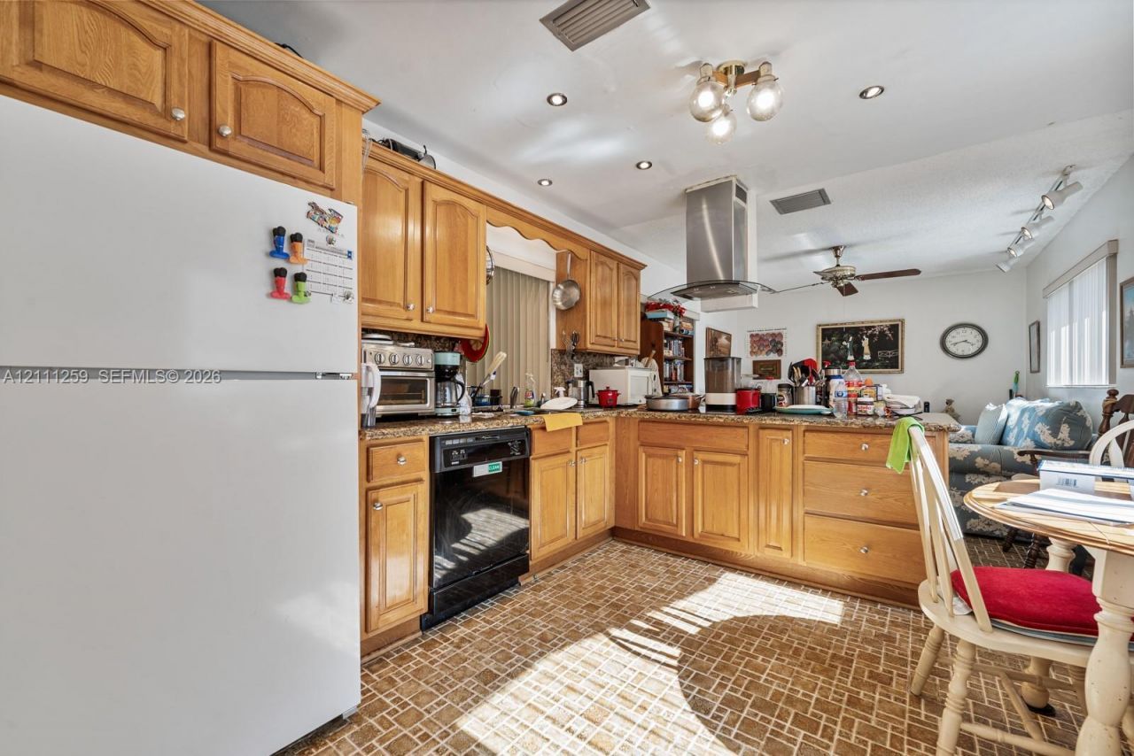 9270 Caribbean Blvd, Cutler Bay, FL 33157 Photo