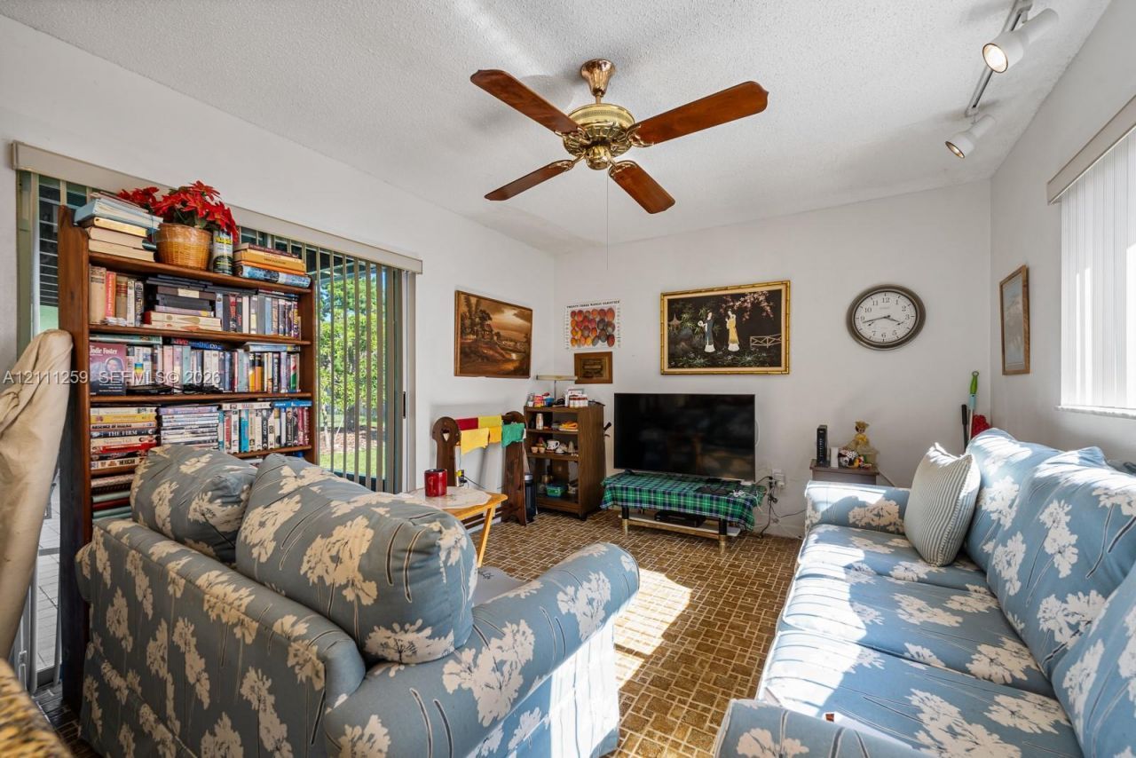 9270 Caribbean Blvd, Cutler Bay, FL 33157 Photo