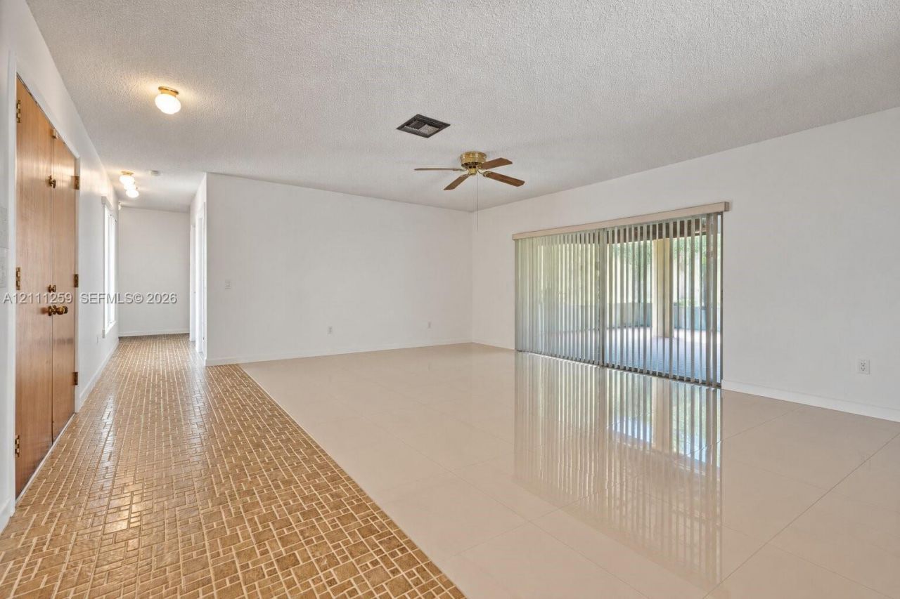 9270 Caribbean Blvd, Cutler Bay, FL 33157 Photo