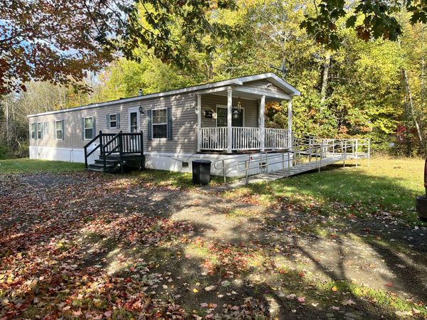 49 Cressy Avenue , Glenburn, ME 04401