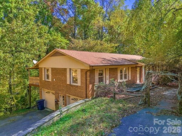 252 Foxhunt Lane , Hendersonville, NC 28791
