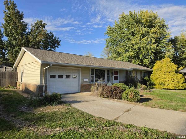 340 Belle View Court, Galesburg, IL 61401