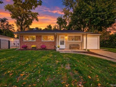 22030 Sloman Street, Oak Park, Mi 48237