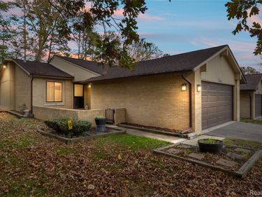 26926 W 12 mile road 12 Mile Road, Southfield, Mi 48034