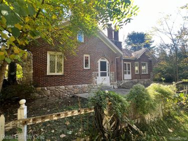 2334 Silver Lake Rd Road, Waterford Township, Mi 48328
