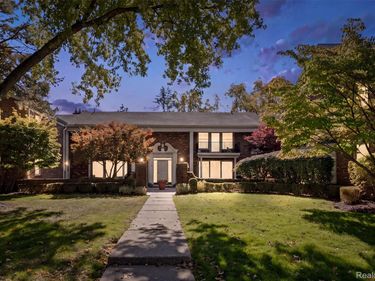885 N Old Woodward Avenue, Unit 9, Birmingham, Mi 48009