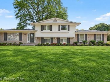 6639 Tamerlane Drive, West Bloomfield Township, Mi 48322