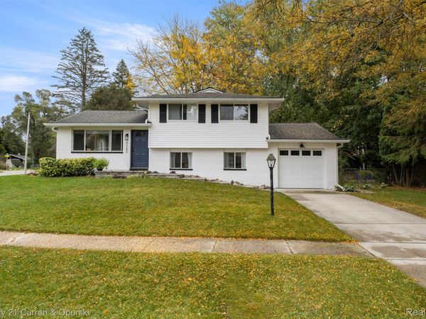 4580 Chadsworth Street, Commerce Township, Mi 48382