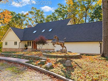 800 Carlson Drive, Brandon Township, Mi 48462