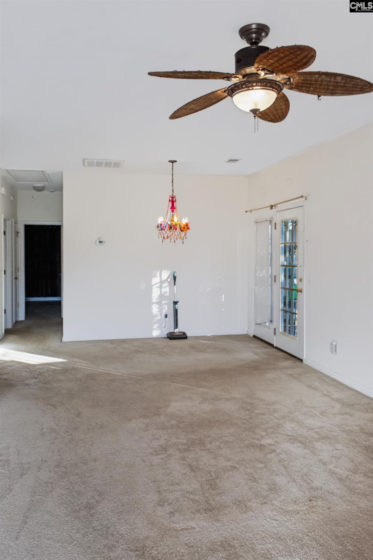 50 Crescent Moon Ct  Photo 4