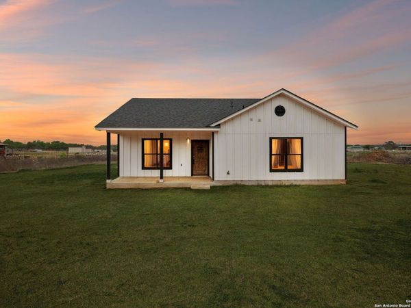 20922 KINNEY RD, Somerset, TX 78069