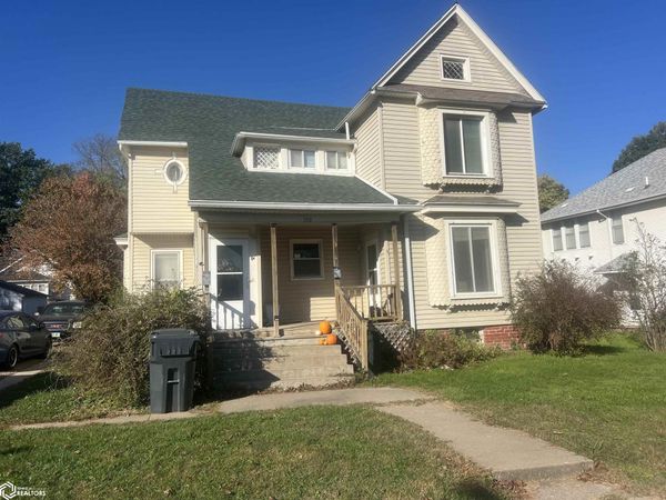 709 N B Street, Oskaloosa, IA 52577