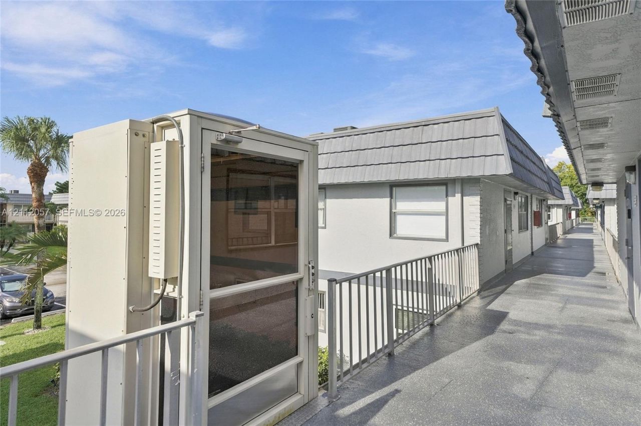 527 Brittany K, Unit 527, Delray Beach, FL 33446 Photo