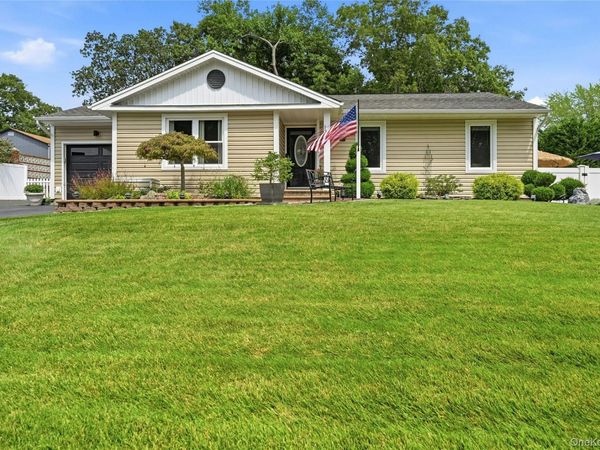 139 N Summit Avenue , Patchogue, NY 11772