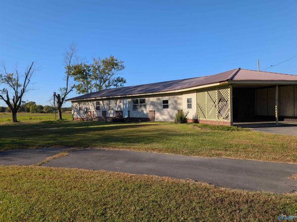 10454 County Road 72, Fyffe, AL 35971