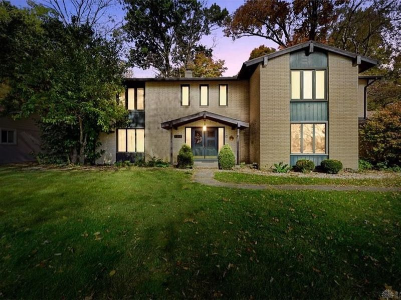 1341 Stratford Drive, Piqua, OH 45356 Photo 1