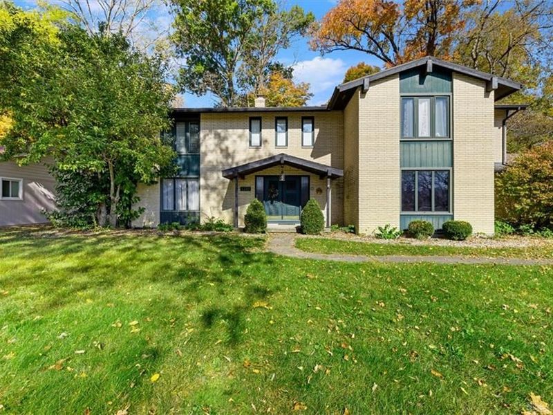 1341 Stratford Drive, Piqua, OH 45356 Photo 2