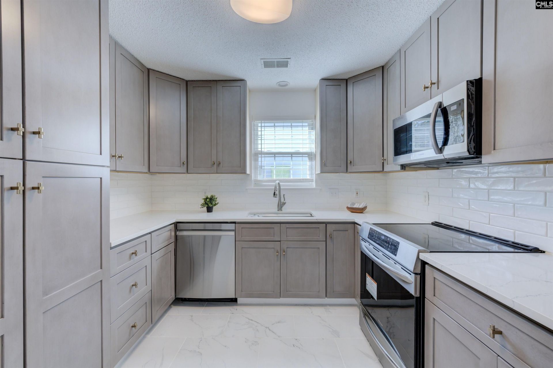 9 Twin Oaks Circle  Photo 8