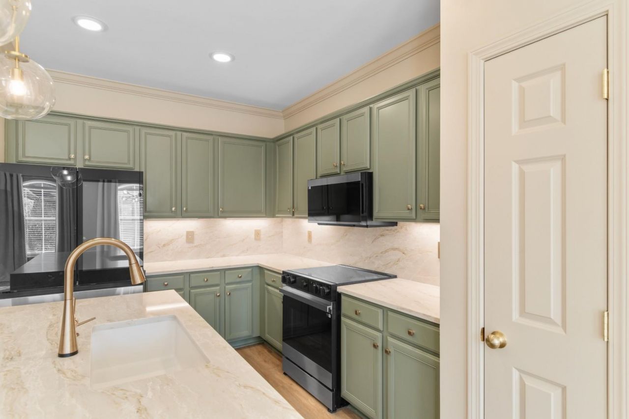 2798 Howard Ave. Photo 10