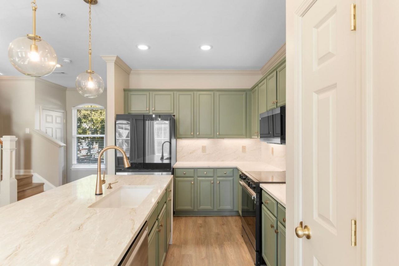 2798 Howard Ave. Photo 12