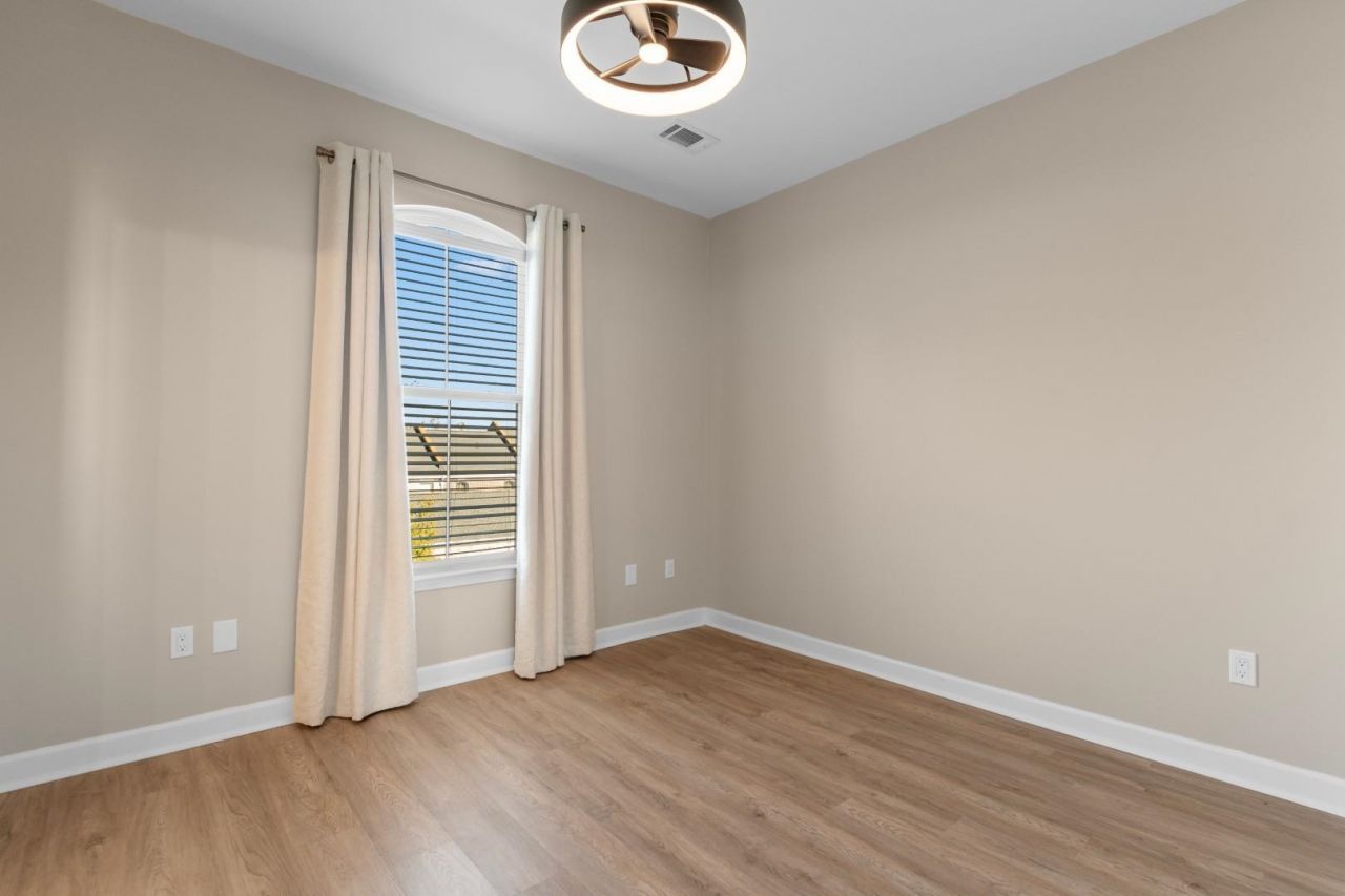 2798 Howard Ave. Photo 30