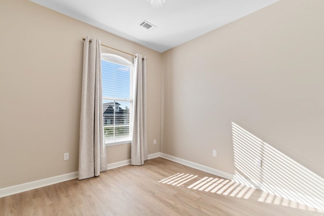 2798 Howard Ave. Photo 32
