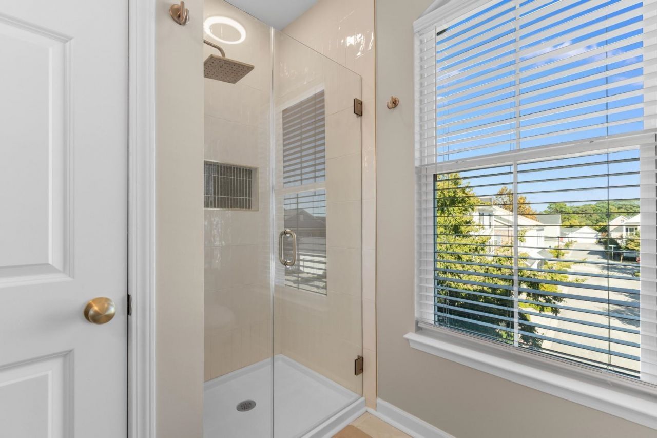 2798 Howard Ave. Photo 35
