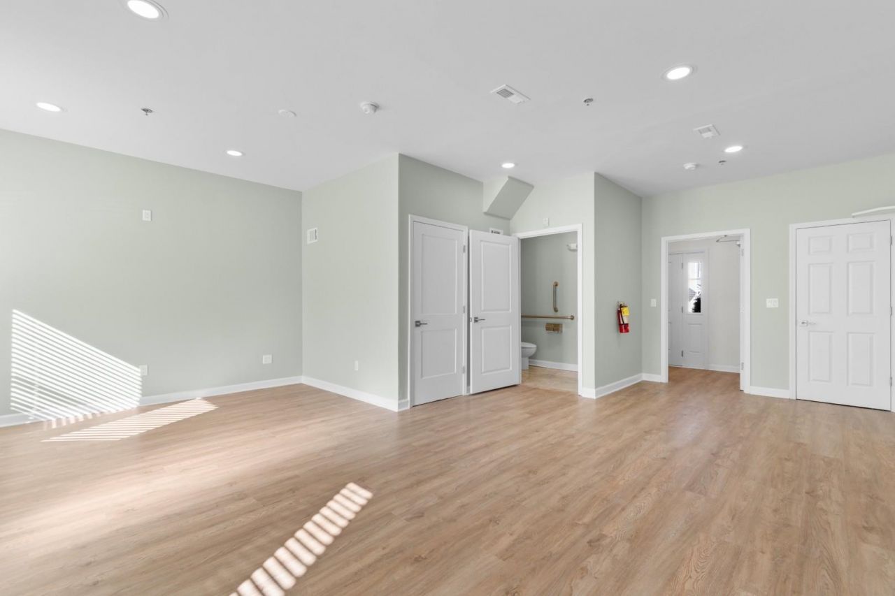 2798 Howard Ave. Photo 45
