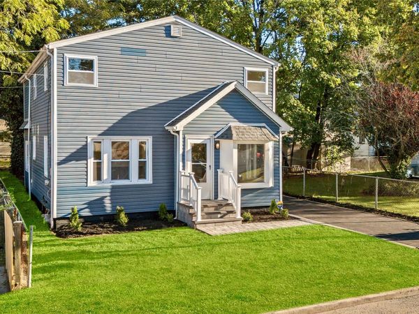 8 Maple Street , Freeport, NY 11520