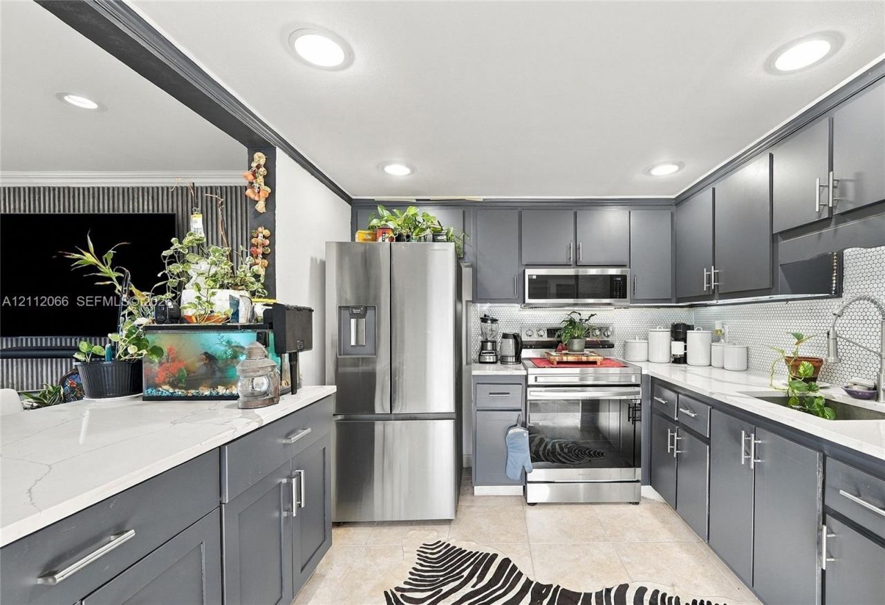 527 Brittany K , Unit K, Delray Beach, FL 33446 Photo