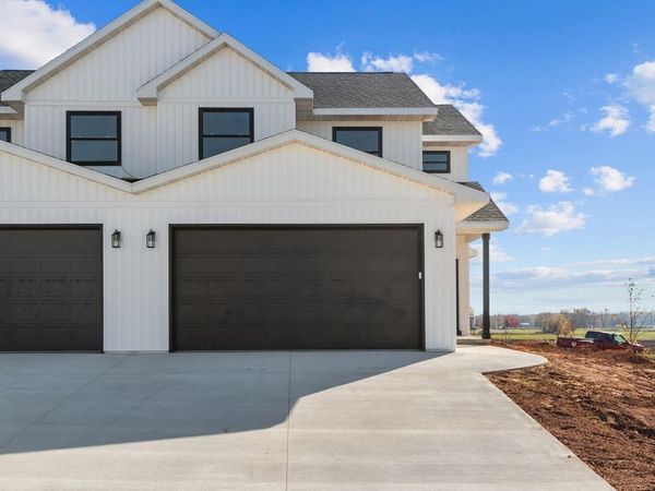 2614 NORTHPOINT DRIVE, New London, WI 54961