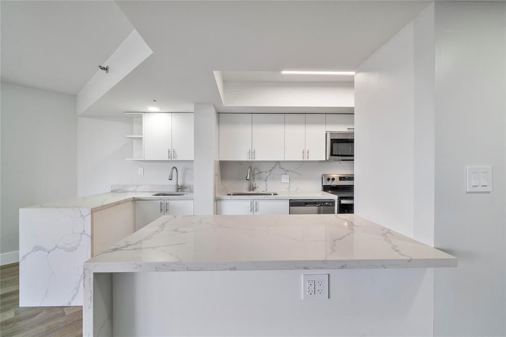 300 Three Islands Boulevard, Unit 306, Hallandale Beach, FL 33009 Photo
