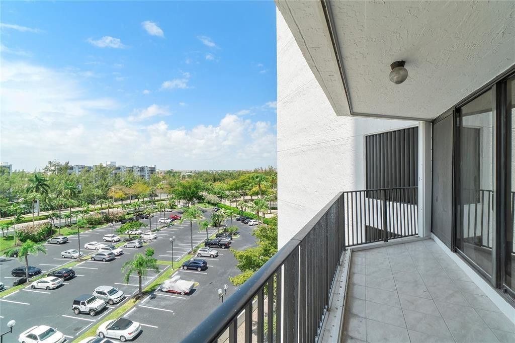 300 Three Islands Boulevard, Unit 306, Hallandale Beach, FL 33009 Photo
