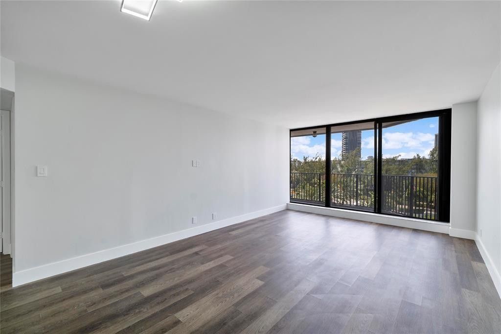 300 Three Islands Boulevard, Unit 306, Hallandale Beach, FL 33009 Photo